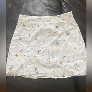 Skirt never worn size M